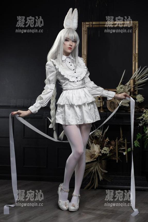 Candy Ball 套图时间!跟着Candy Ball的尼龙女孩,一起解锁免费的美丽密码!